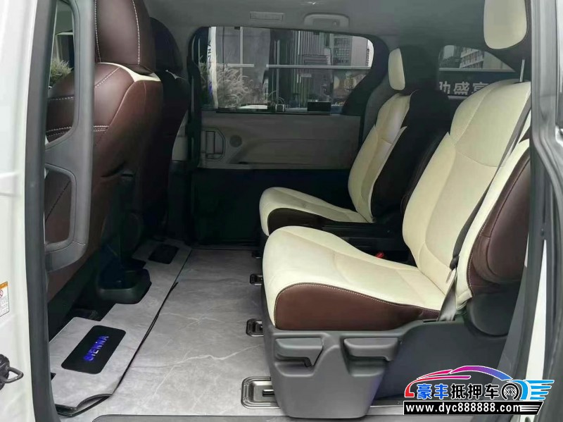 24年丰田塞纳轿车抵押车出售