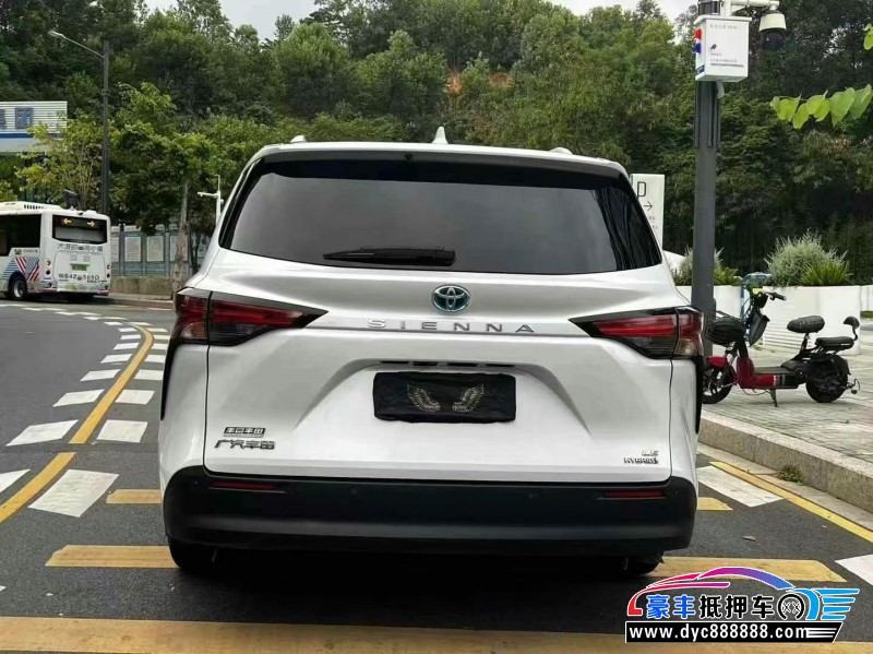 24年丰田塞纳轿车抵押车出售