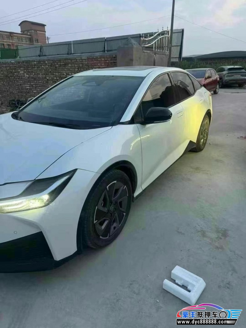 24年丰田BZ3轿车抵押车出售