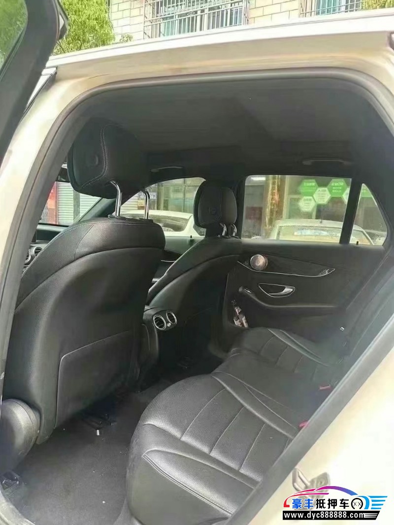 17年奔驰GLC轿车抵押车出售