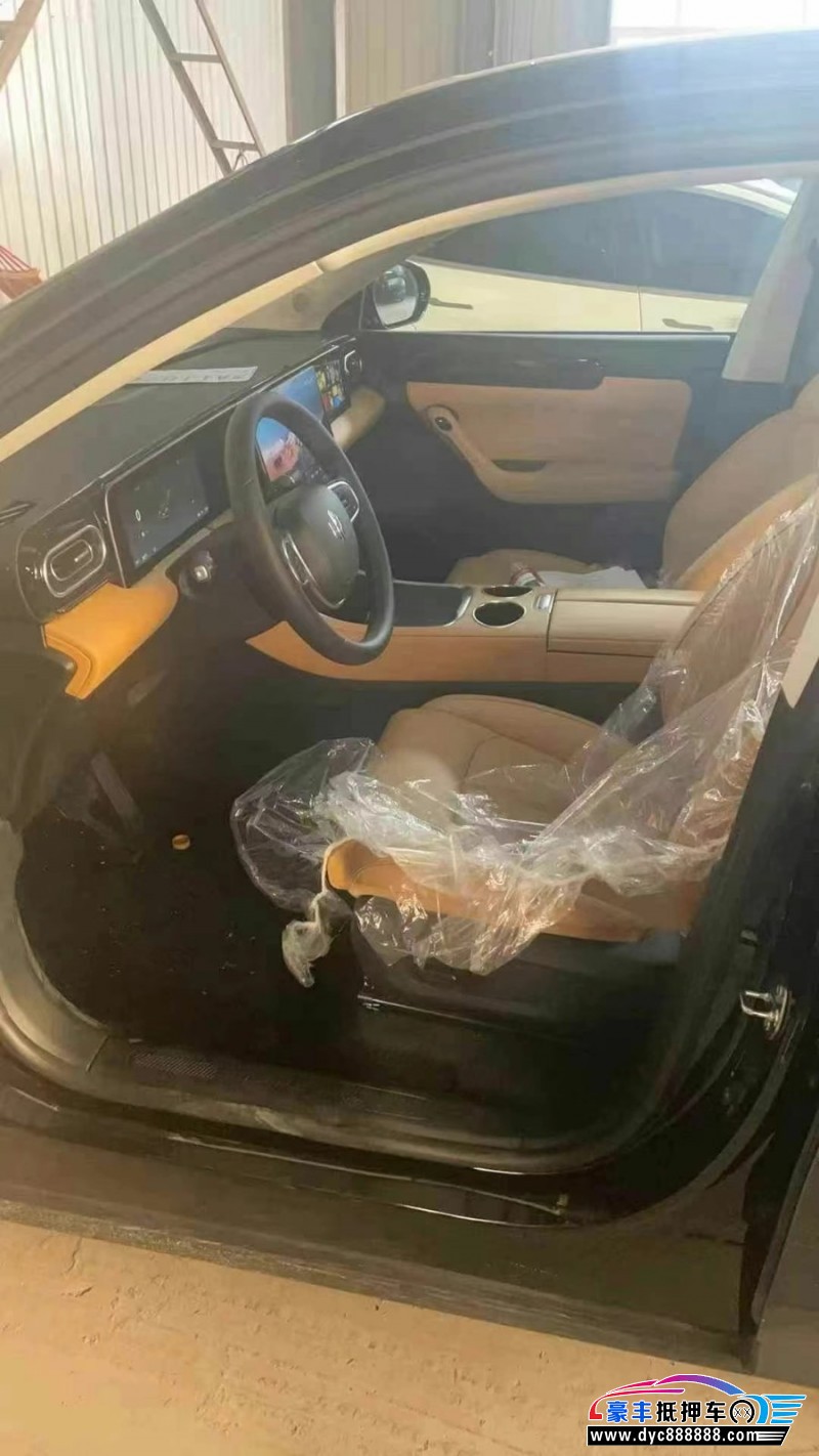 25年零跑C11轿车抵押车出售