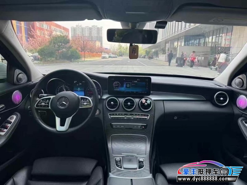 19年奔驰C轿车抵押车出售