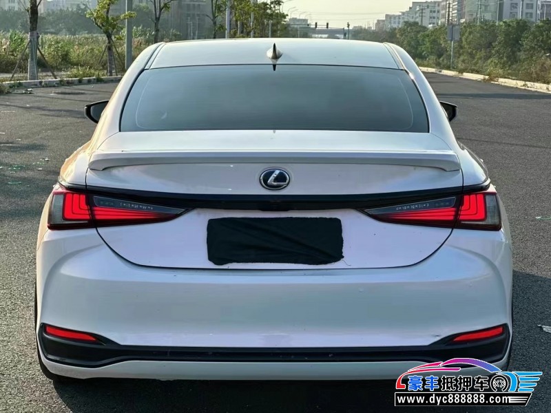 22年雷克萨斯ES轿车抵押车出售