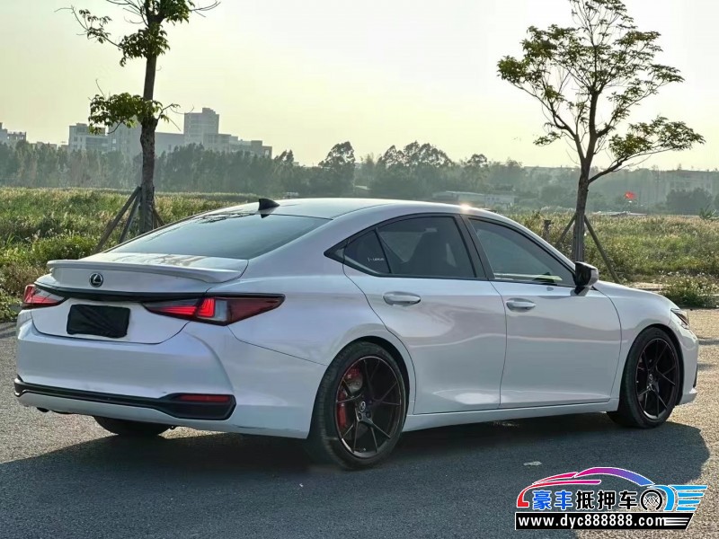 22年雷克萨斯ES轿车抵押车出售