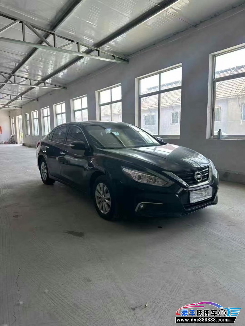 17年日产天籁轿车抵押车出售