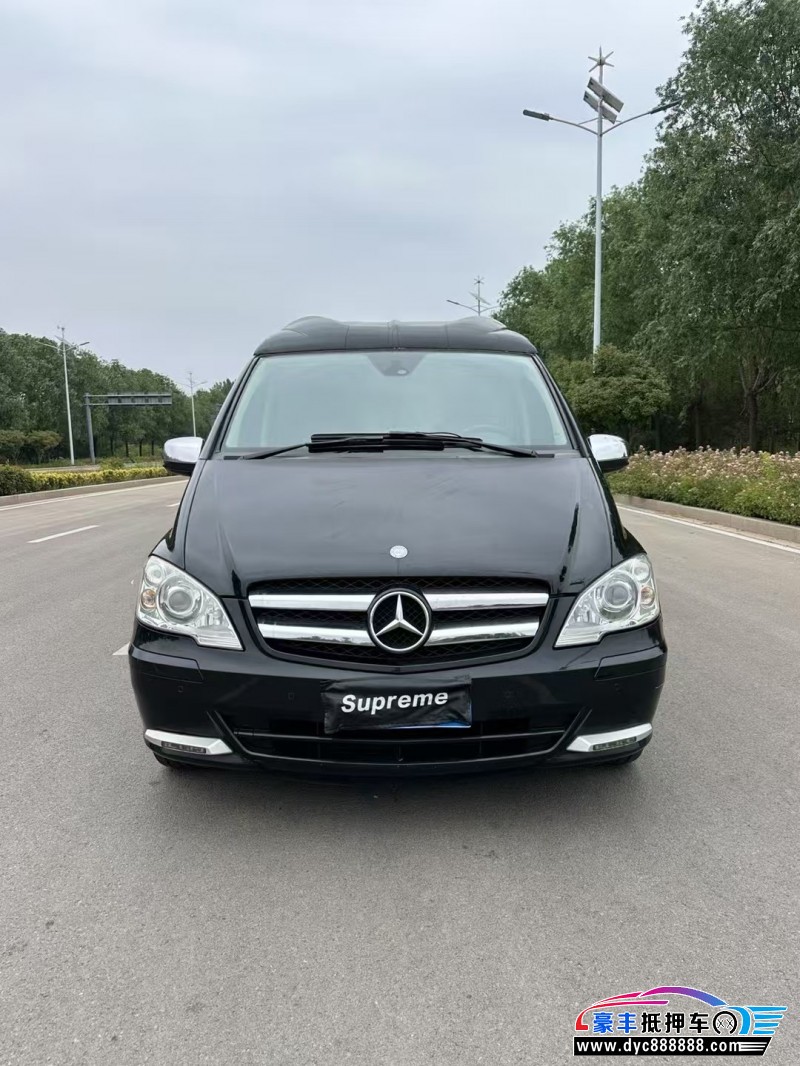 13年奔驰唯雅诺轿车抵押车出售