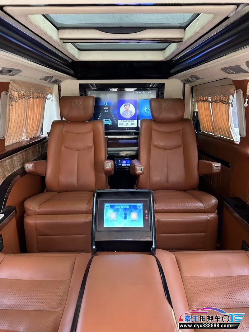 13年奔驰唯雅诺轿车抵押车出售