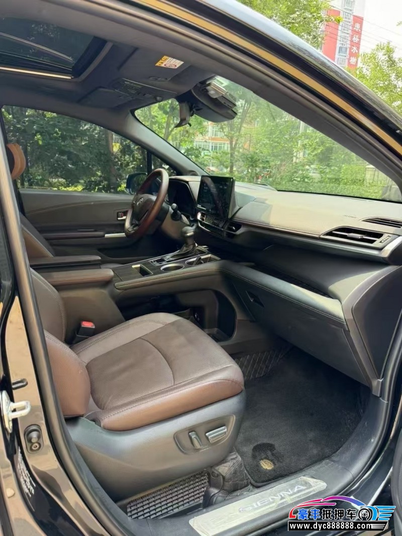 22年丰田塞纳轿车抵押车出售