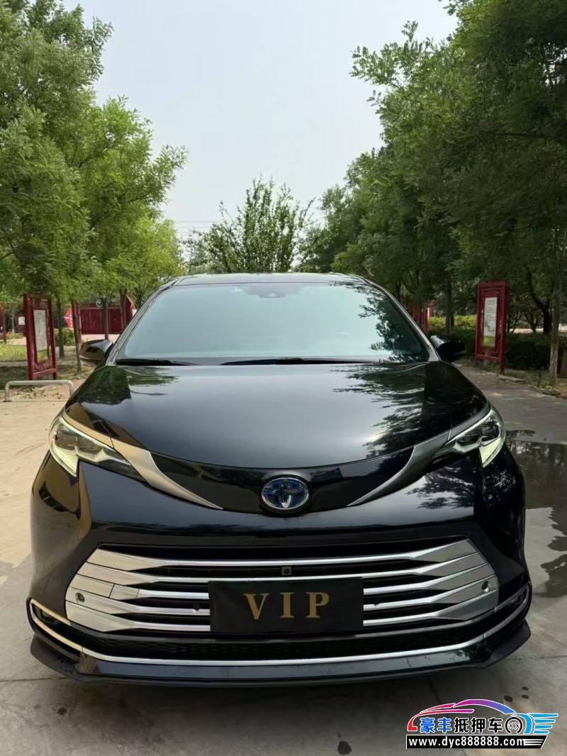 22年丰田塞纳轿车抵押车出售