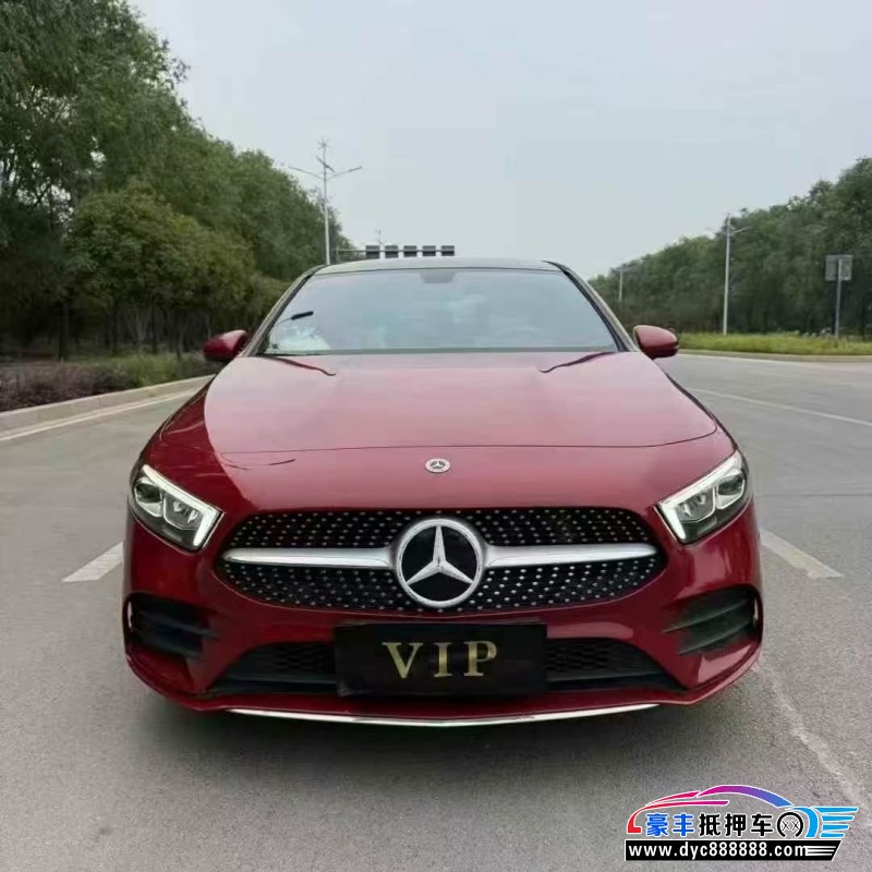 21年奔驰A轿车抵押车出售