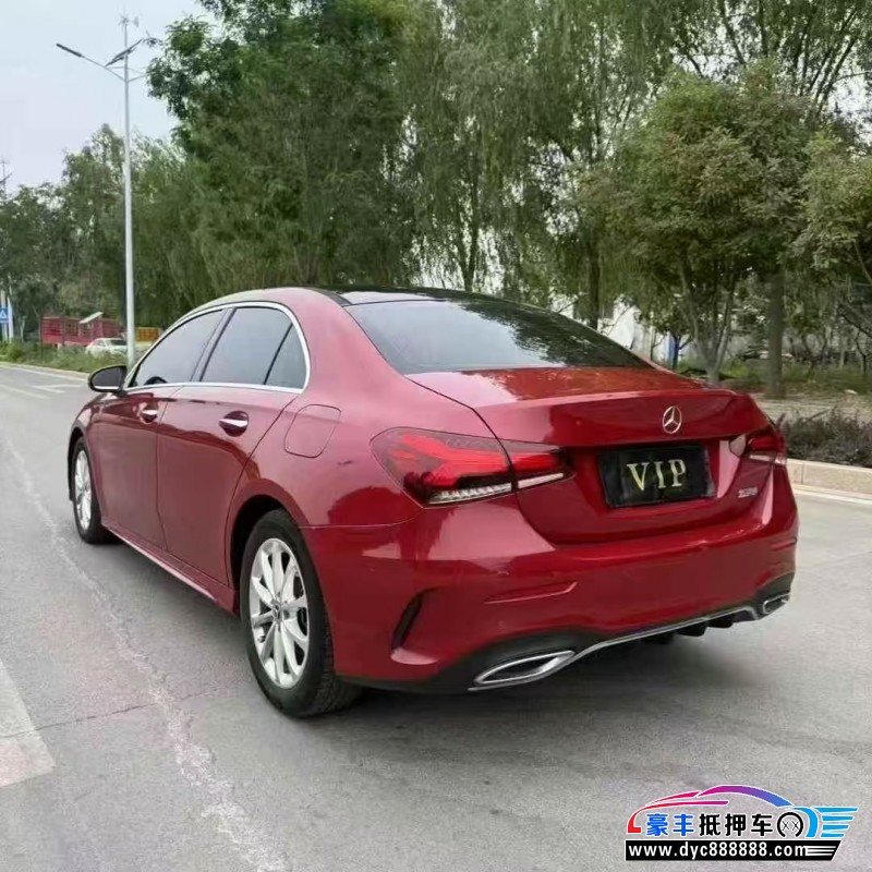 21年奔驰A轿车抵押车出售