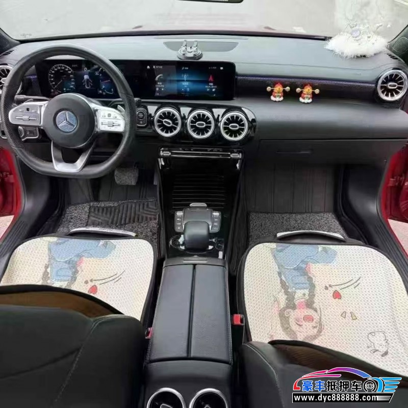 21年奔驰A轿车抵押车出售