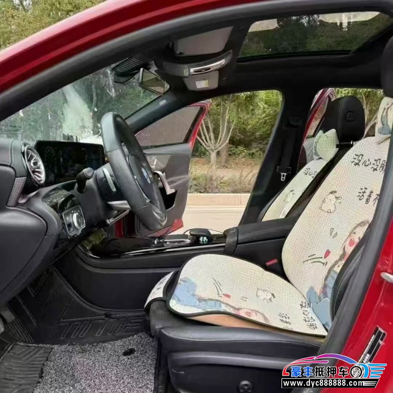 21年奔驰A轿车抵押车出售