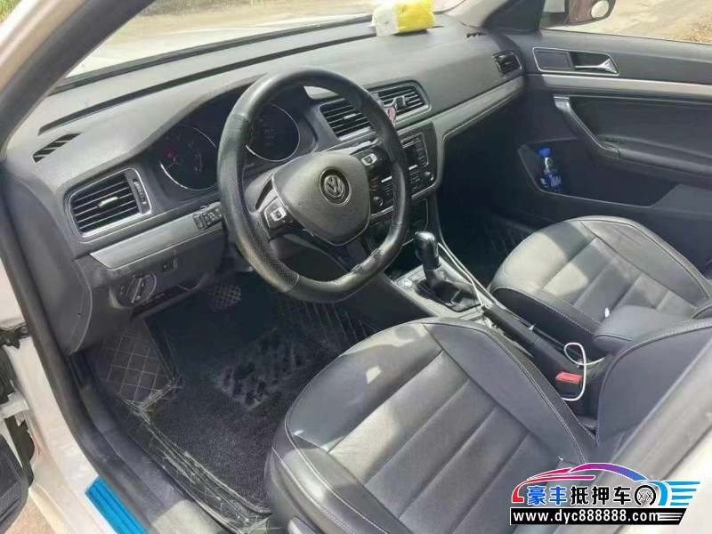 17年大众朗行轿车抵押车出售