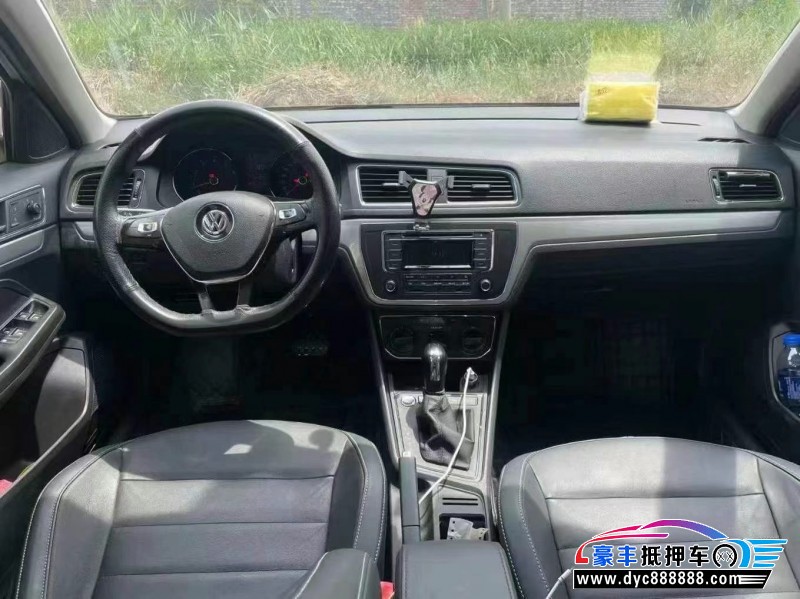 17年大众朗行轿车抵押车出售