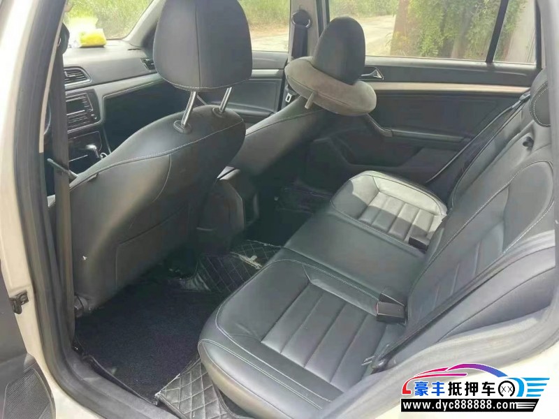 17年大众朗行轿车抵押车出售