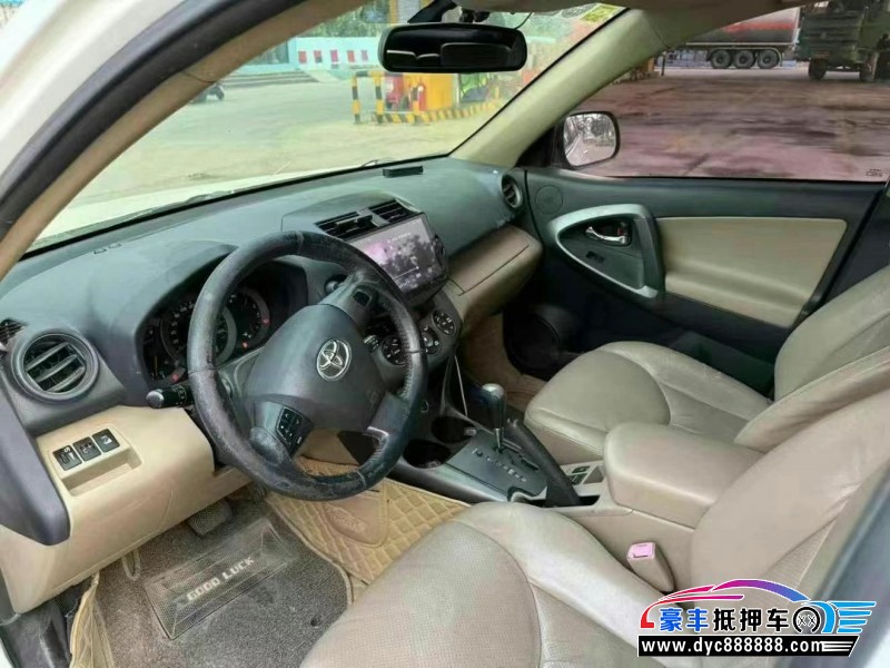 12年丰田RAV4轿车抵押车出售