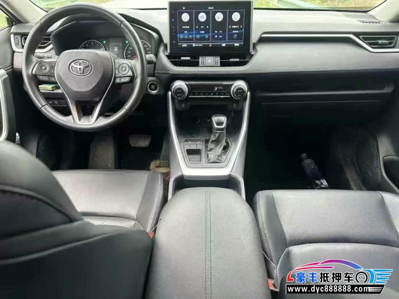 22年丰田威兰达轿车抵押车出售