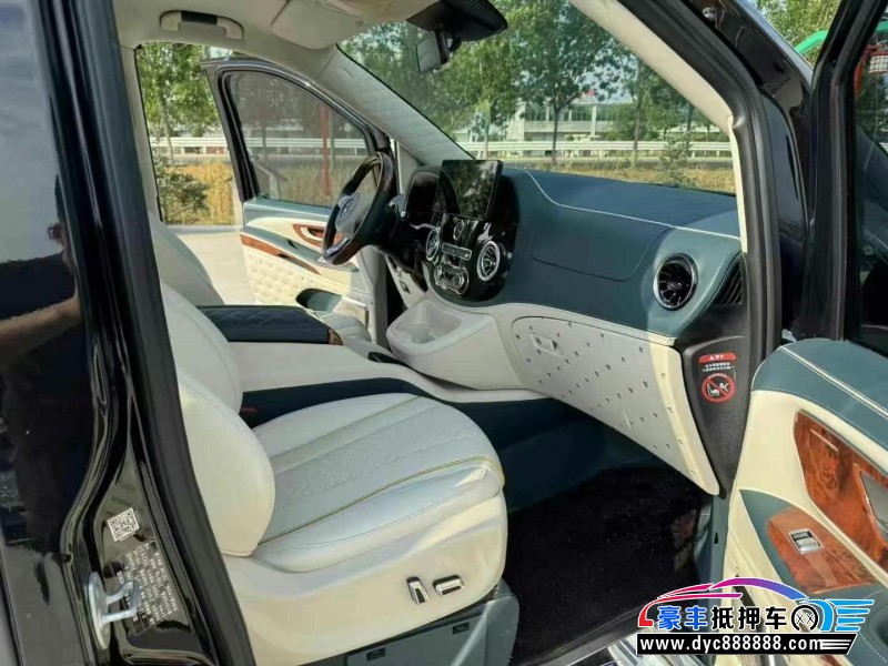 23年奔驰威霆轿车抵押车出售