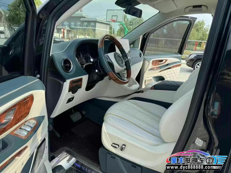 23年奔驰威霆轿车抵押车出售