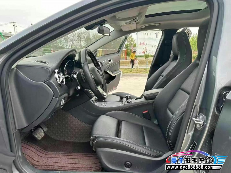 18年奔驰GLA轿车抵押车出售