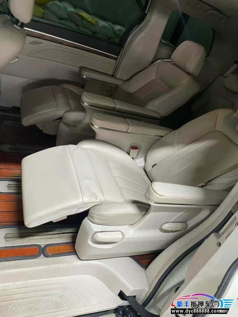 18年传祺M8轿车抵押车出售