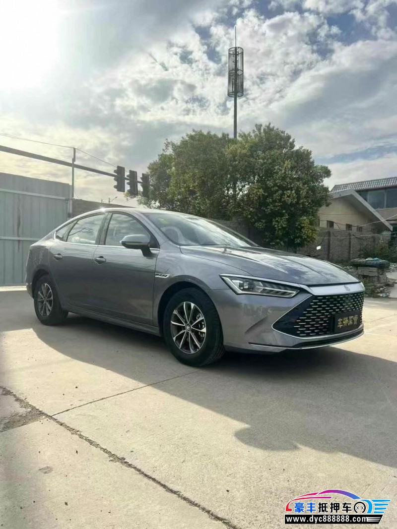 25年比亚迪秦轿车抵押车出售