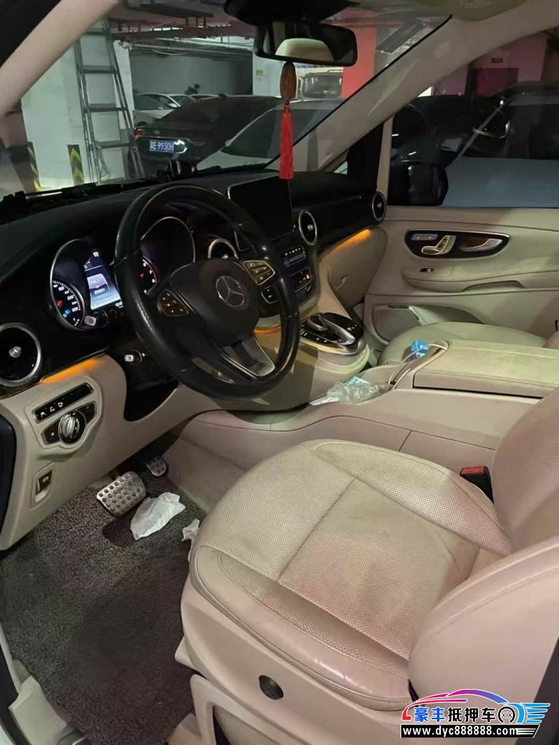 16年奔驰V轿车抵押车出售