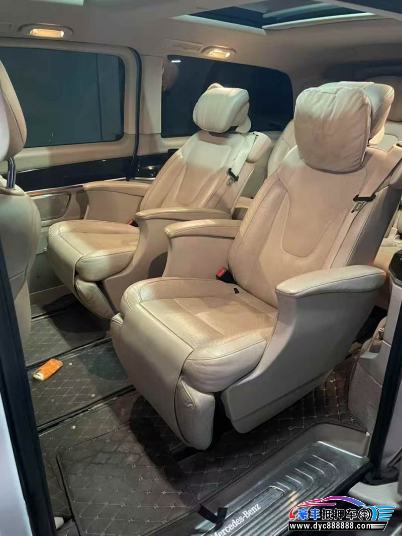 16年奔驰V轿车抵押车出售