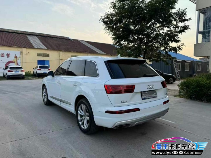 18年奥迪Q7轿车抵押车出售