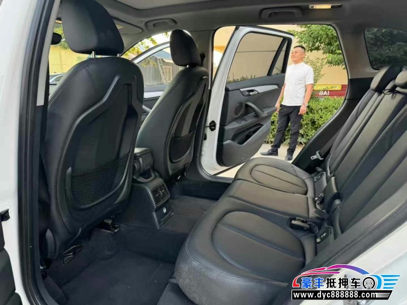 17年宝马X1轿车抵押车出售