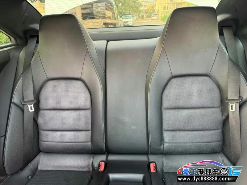 16年奔驰E轿车抵押车出售