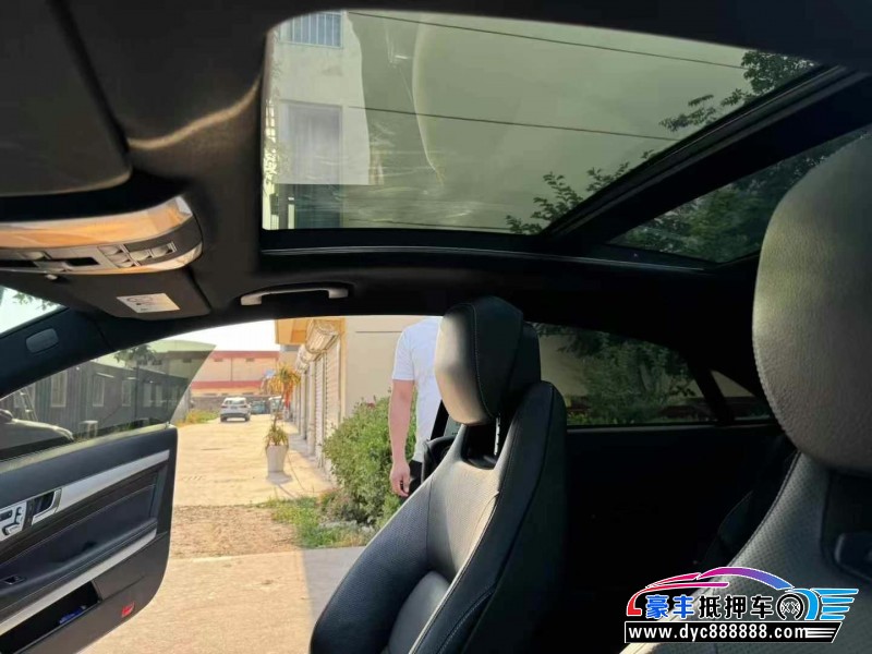 16年奔驰E轿车抵押车出售