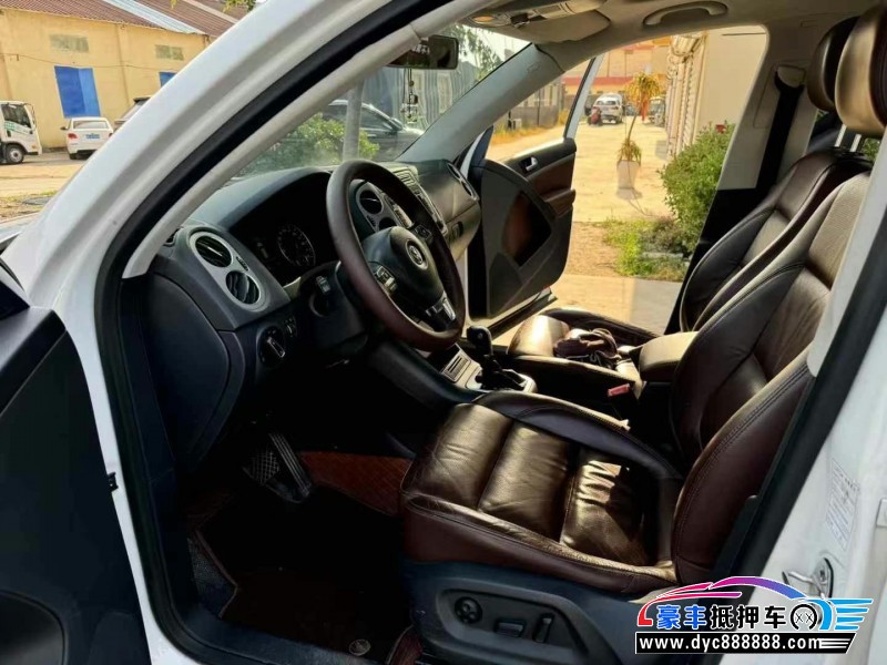 14年大众途观轿车抵押车出售