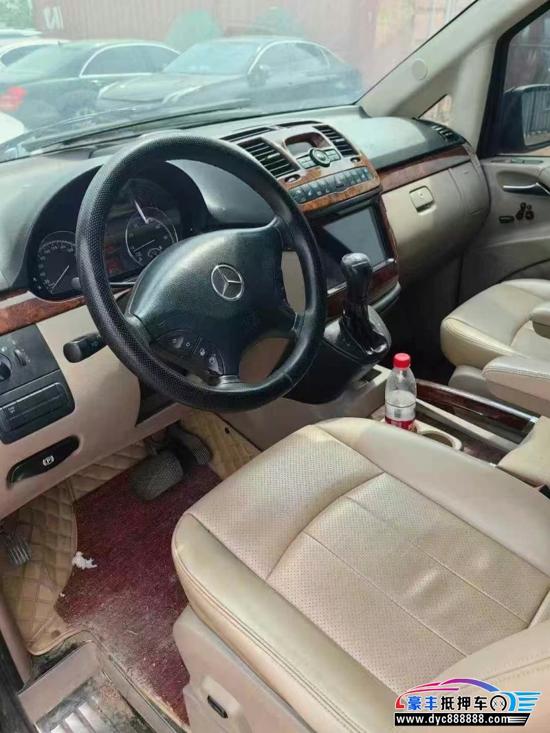 12年奔驰唯雅诺轿车抵押车出售