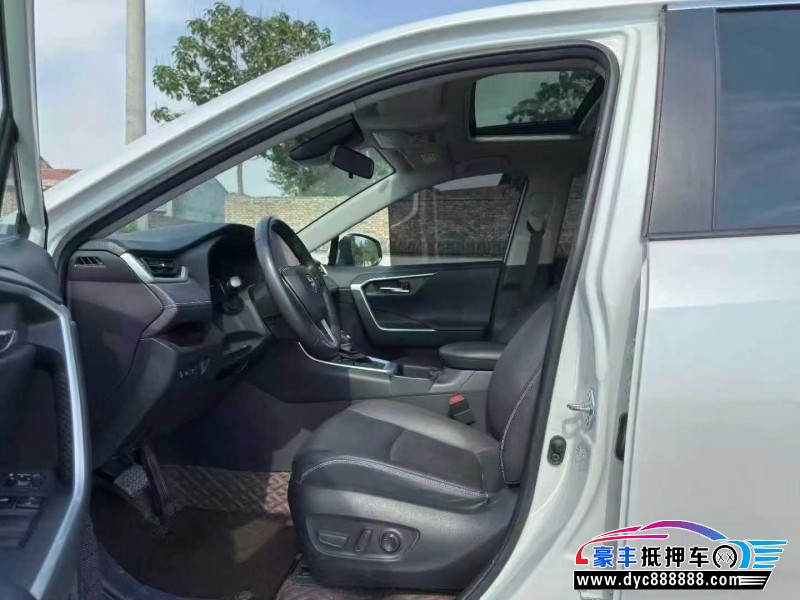 23年丰田RAV4轿车抵押车出售