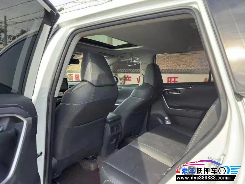 23年丰田RAV4轿车抵押车出售