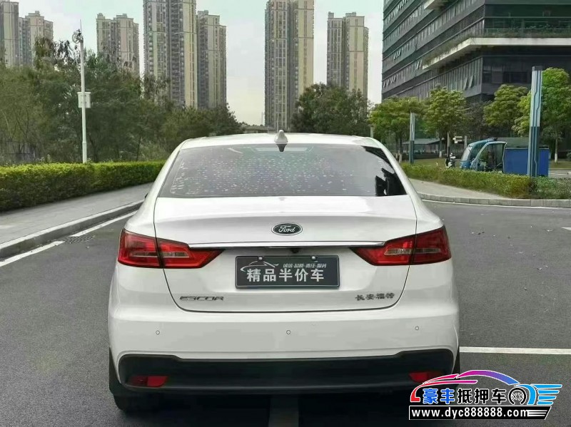 20年福特福睿斯轿车抵押车出售