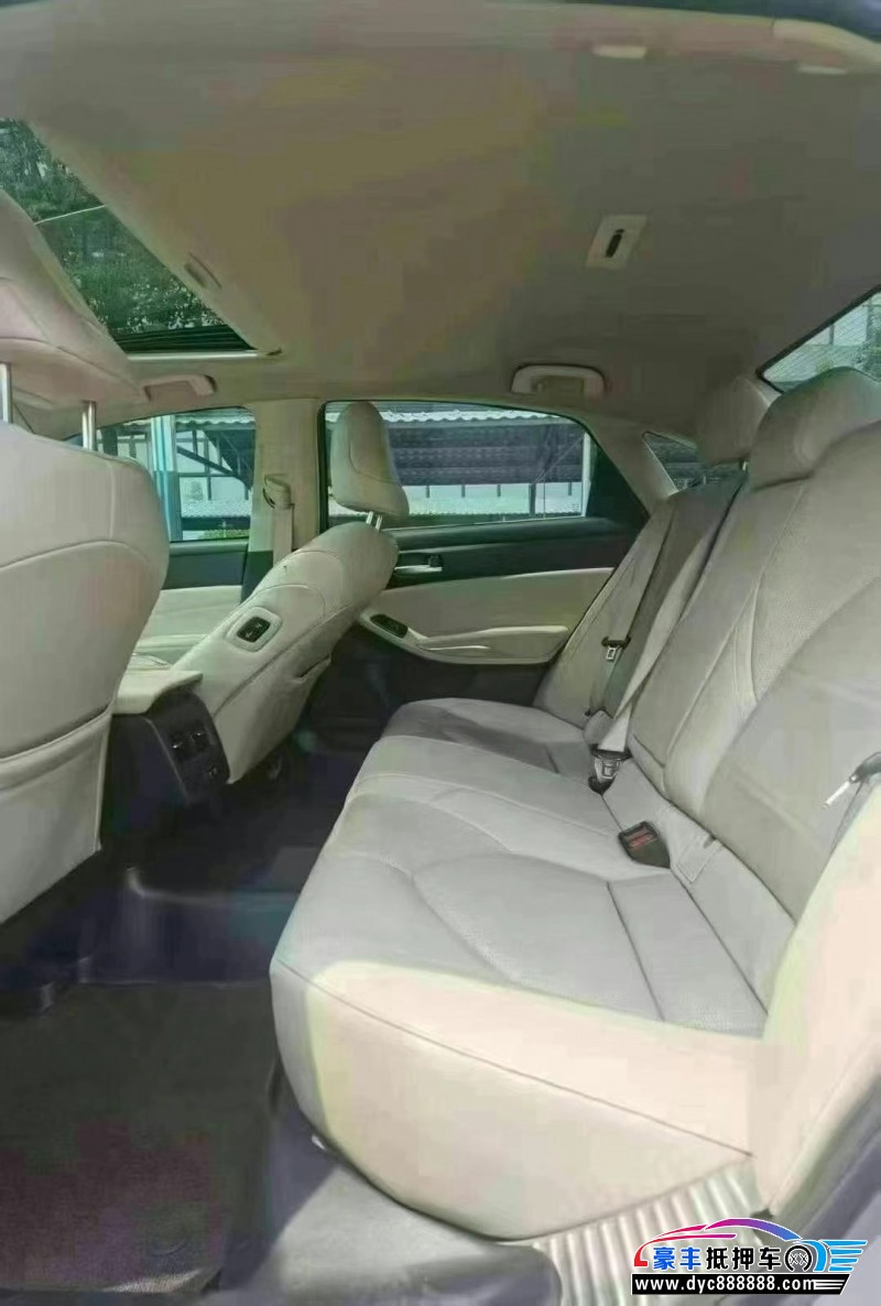 20年丰田亚洲龙轿车抵押车出售