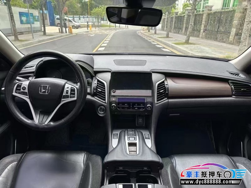 19年本田冠道轿车抵押车出售