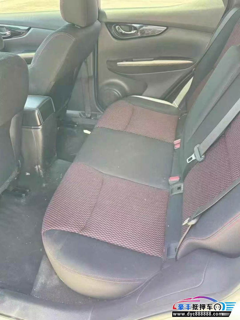 18年日产逍客轿车抵押车出售