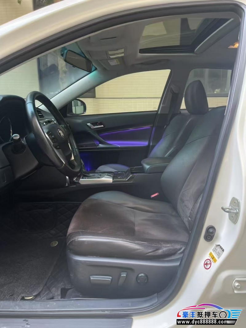 14年丰田锐志轿车抵押车出售