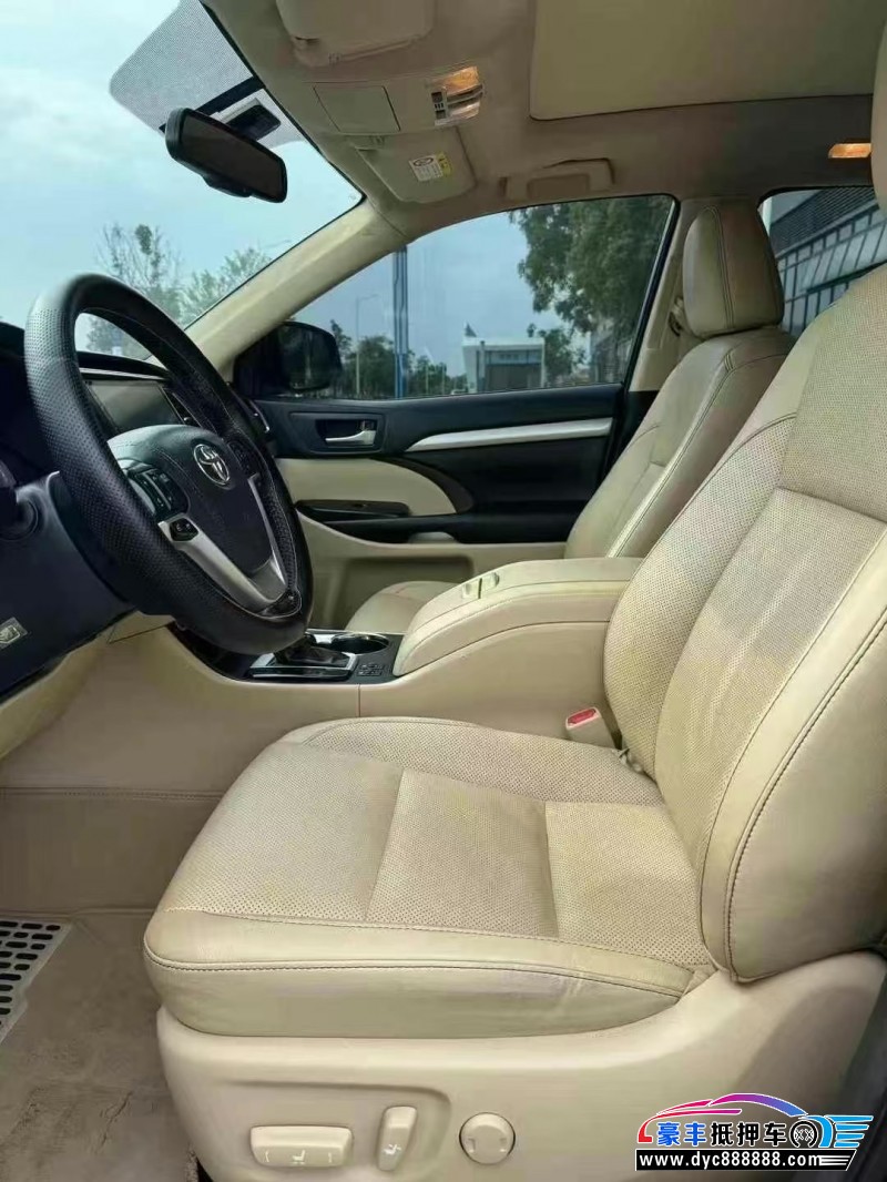 18年丰田汉兰达轿车抵押车出售