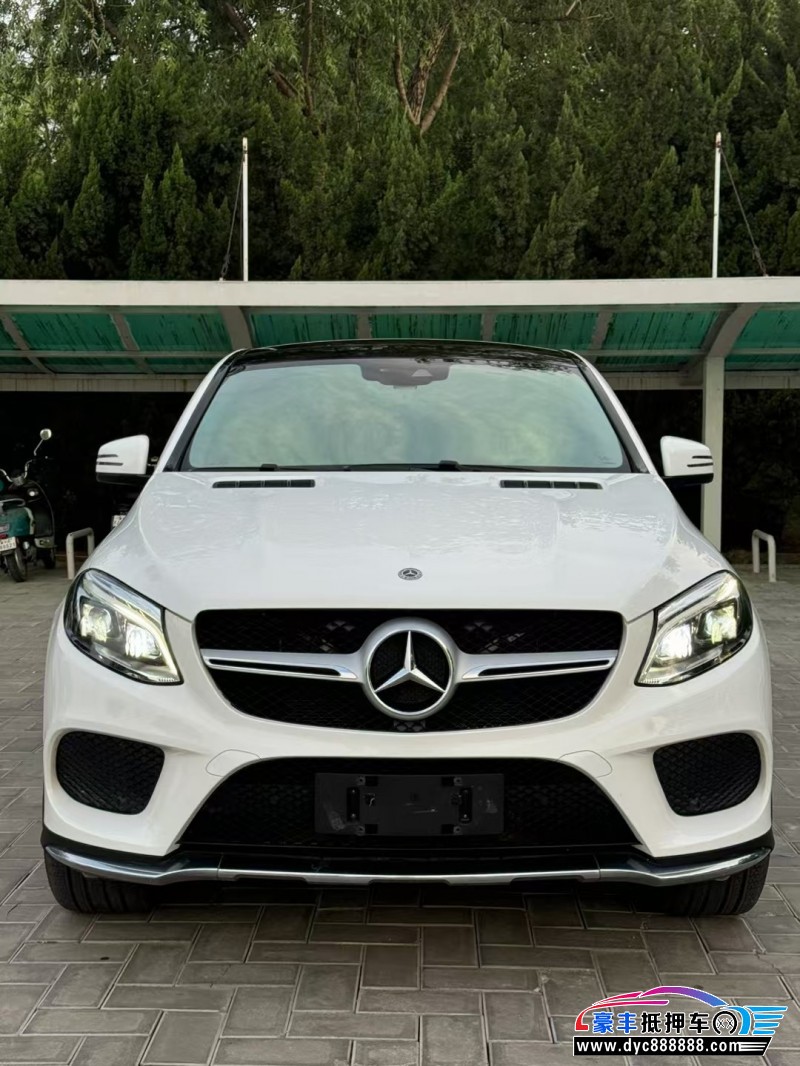 19年奔驰GLE轿车抵押车出售