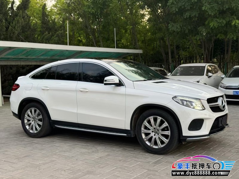 19年奔驰GLE轿车抵押车出售