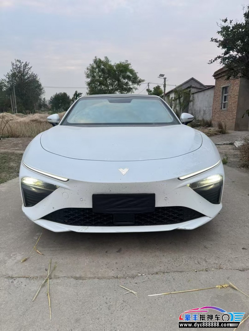 24年哪吒S轿车抵押车出售