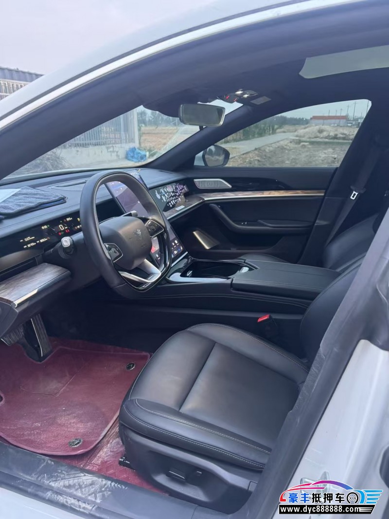 24年哪吒S轿车抵押车出售