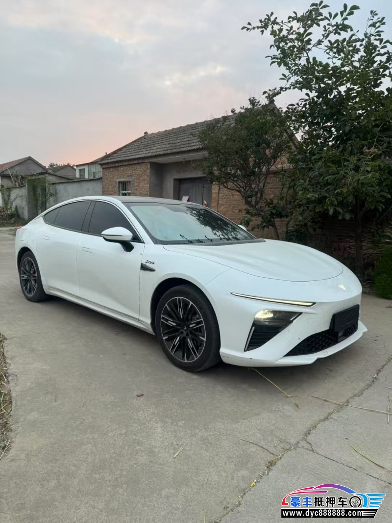 24年哪吒S轿车抵押车出售