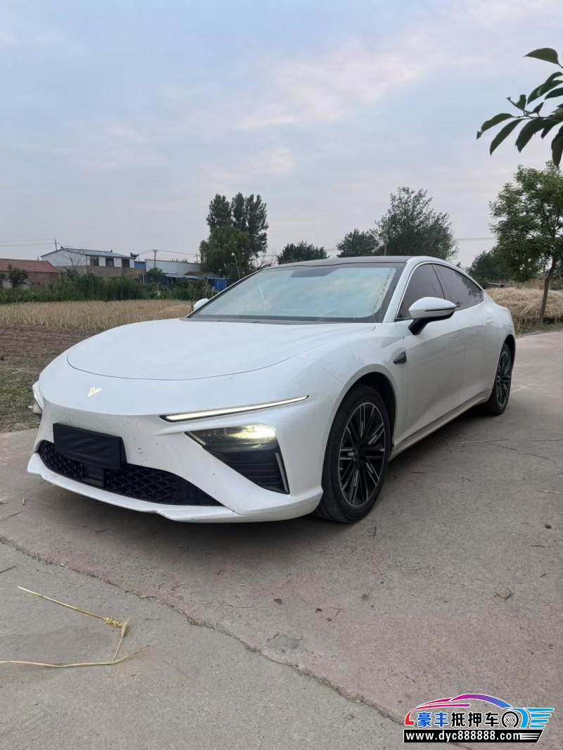 24年哪吒S轿车抵押车出售