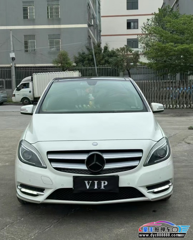 14年奔驰B轿车抵押车出售